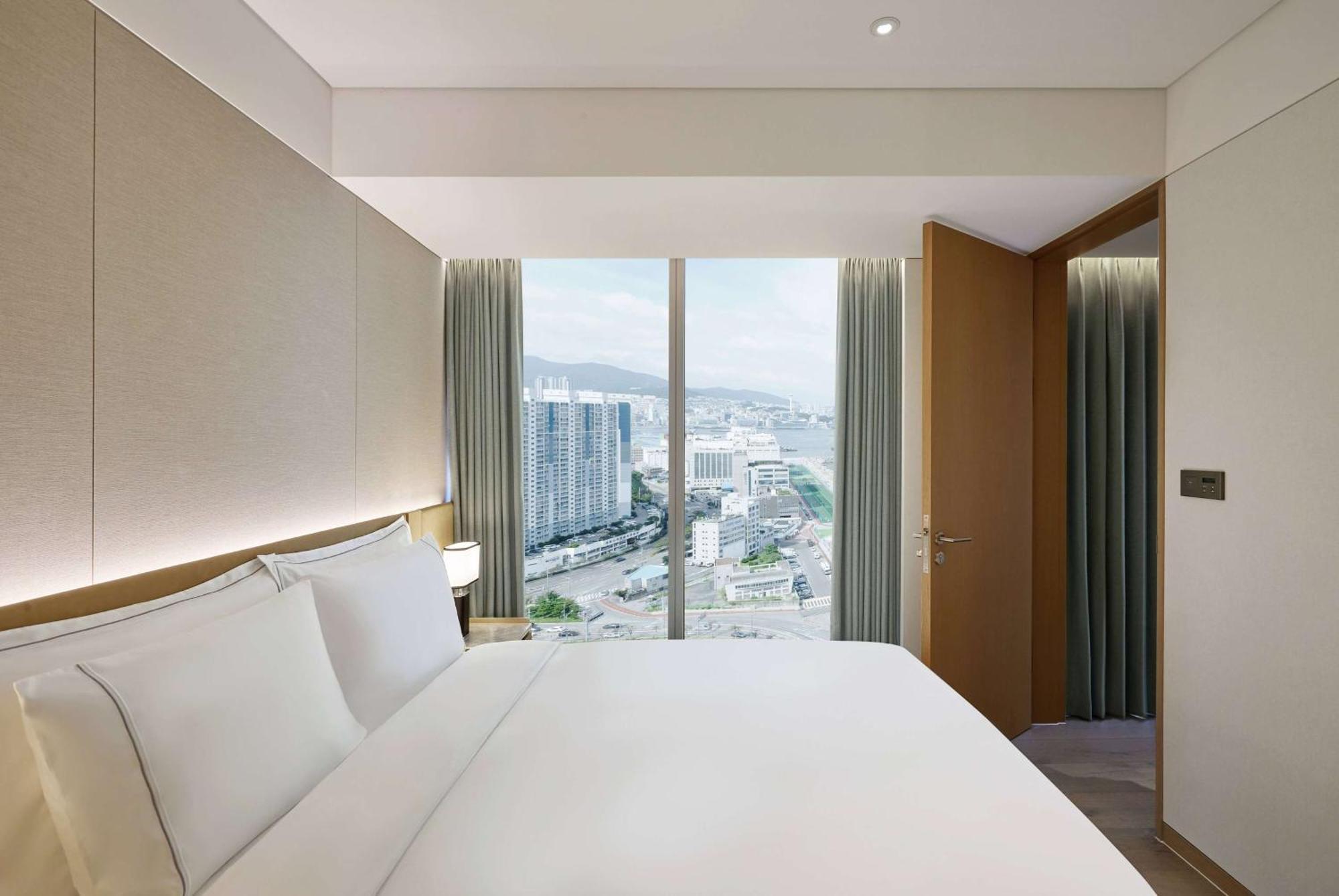 Wyndham Grand Busan Exterior photo